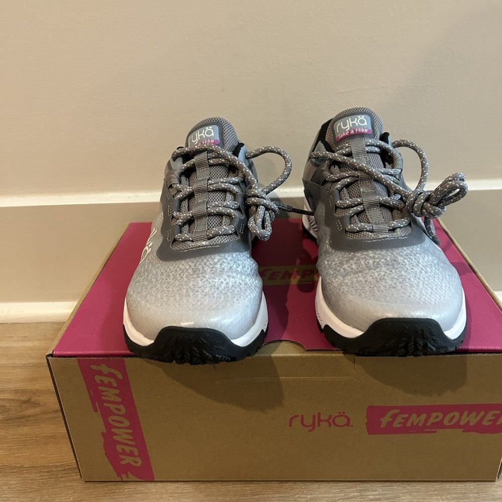 NWT RYKA TAKE A HIKE TRAIL SHOE - WOMEN'S SIZE 7.5 - Grey